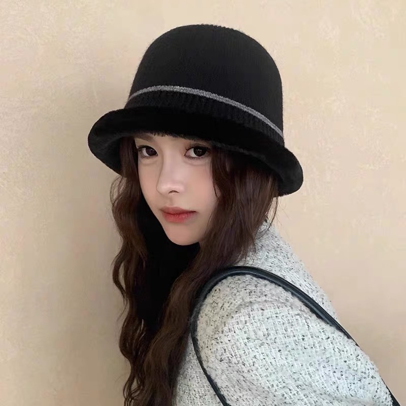 迪奥Dior最新2024冬款渔夫帽，防晒指数超高，特别显脸小，有型不软塌，可随意折叠，携带方便🤗