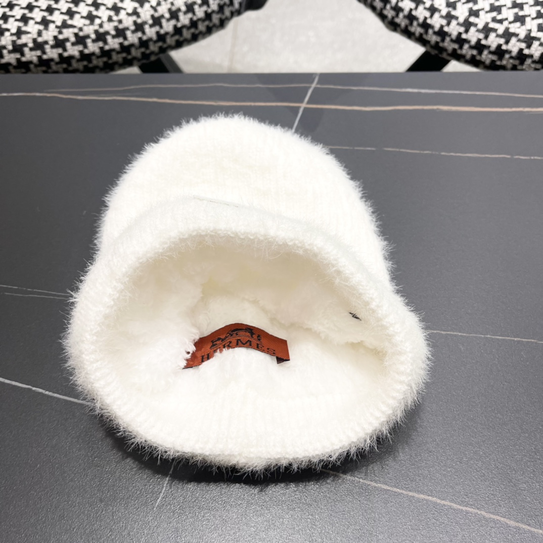  HERMES爱马仕 秋冬网红时尚博主推荐款毛线帽，小红书爆款，手感超柔软舒适的针织线帽，弹性极佳！