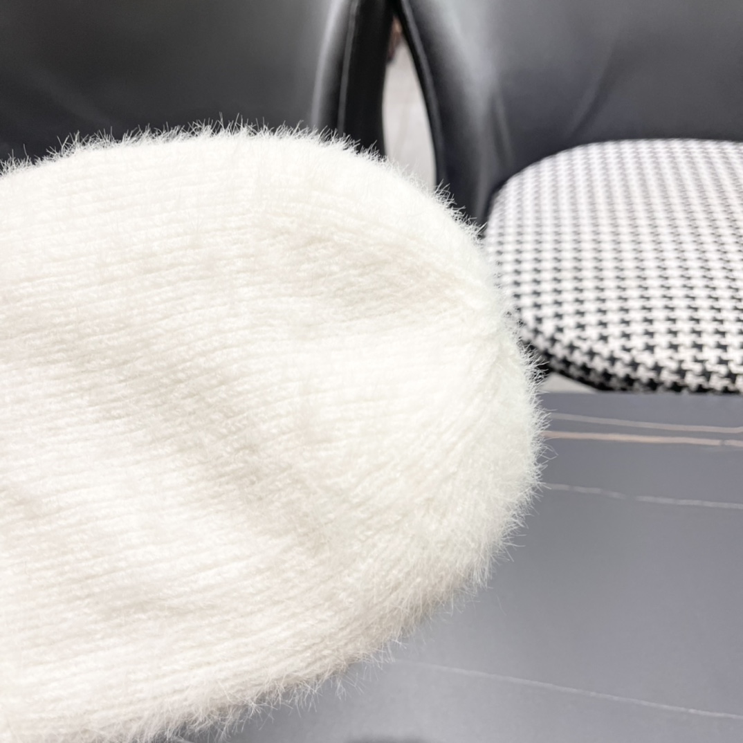  HERMES爱马仕 秋冬网红时尚博主推荐款毛线帽，小红书爆款，手感超柔软舒适的针织线帽，弹性极佳！