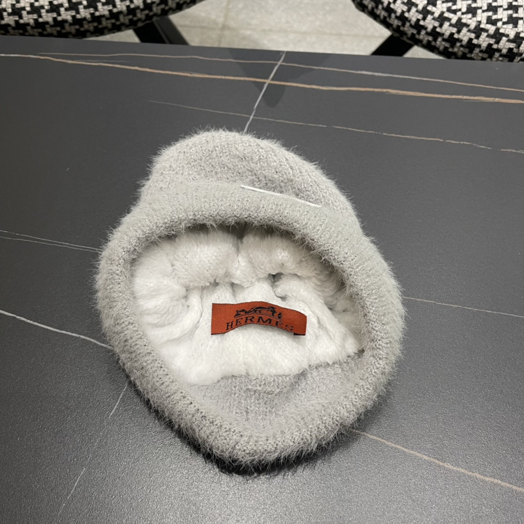  HERMES爱马仕 秋冬网红时尚博主推荐款毛线帽，小红书爆款，手感超柔软舒适的针织线帽，弹性极佳！