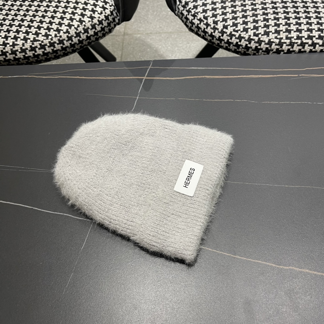  HERMES爱马仕 秋冬网红时尚博主推荐款毛线帽，小红书爆款，手感超柔软舒适的针织线帽，弹性极佳！