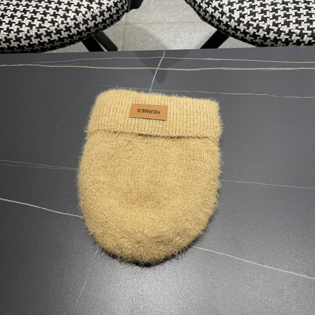  HERMES爱马仕 秋冬网红时尚博主推荐款毛线帽，小红书爆款，手感超柔软舒适的针织线帽，弹性极佳！