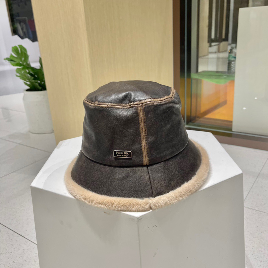 NO:214486,PRADA autumn and winter fashion leather fisherman hat plus velvet warm basin hat winter hat cold hat men and women ear protection warm hat trendy hat fisherman hat baseball hat knit hat, hat, prada, prada, espadrilles, hats19860909PRADA普拉达 秋冬时尚皮渔夫帽加绒保暖盆帽冬帽冷帽男女护耳保暖帽子潮帽子渔夫帽棒球帽针织帽,帽子,prada,prada,espadrilles,hats,hat