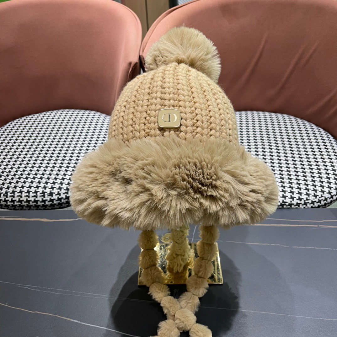 NO:214509,Dior Dior autumn and winter new cute wool ball lace-up ear protection hat warm Lei Feng hat women plus velvet thickened knitted wool hat hat fisherman hat baseball hat knit hat, hat, dior, dior, espadrilles, hats19860909迪奥Dior秋冬新款可爱毛球系带护耳帽保暖雷锋帽女加绒加厚针织毛线帽子 帽子渔夫帽棒球帽针织帽,帽子,dior,dior,espadrilles,hats,hat