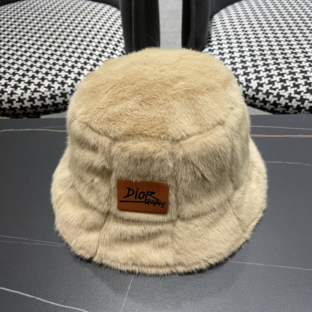 DIOR迪奥2024冬新款毛绒绒水桶帽女秋冬季保暖显脸小时尚毛绒渔夫帽子潮