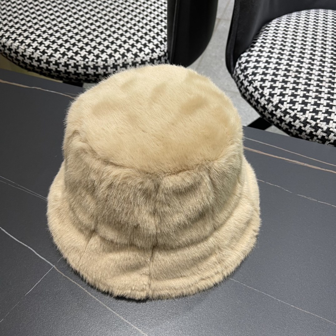 DIOR迪奥2024冬新款毛绒绒水桶帽女秋冬季保暖显脸小时尚毛绒渔夫帽子潮