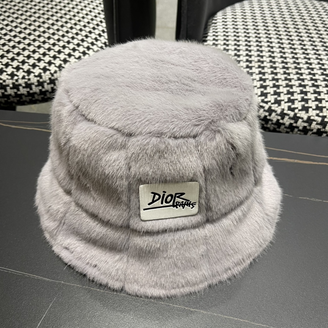 NO:214526,DIOR winter new fluffy bucket hat for women in autumn and winter warm face showing small fashion plush fisherman hat trendy hat fisherman hat baseball hat knit hat, hat, dior, dior, espadrilles, hats19860909DIOR迪奥冬新款毛绒绒水桶帽女秋冬季保暖显脸小时尚毛绒渔夫帽子潮帽子渔夫帽棒球帽针织帽,帽子,dior,dior,espadrilles,hats,hat