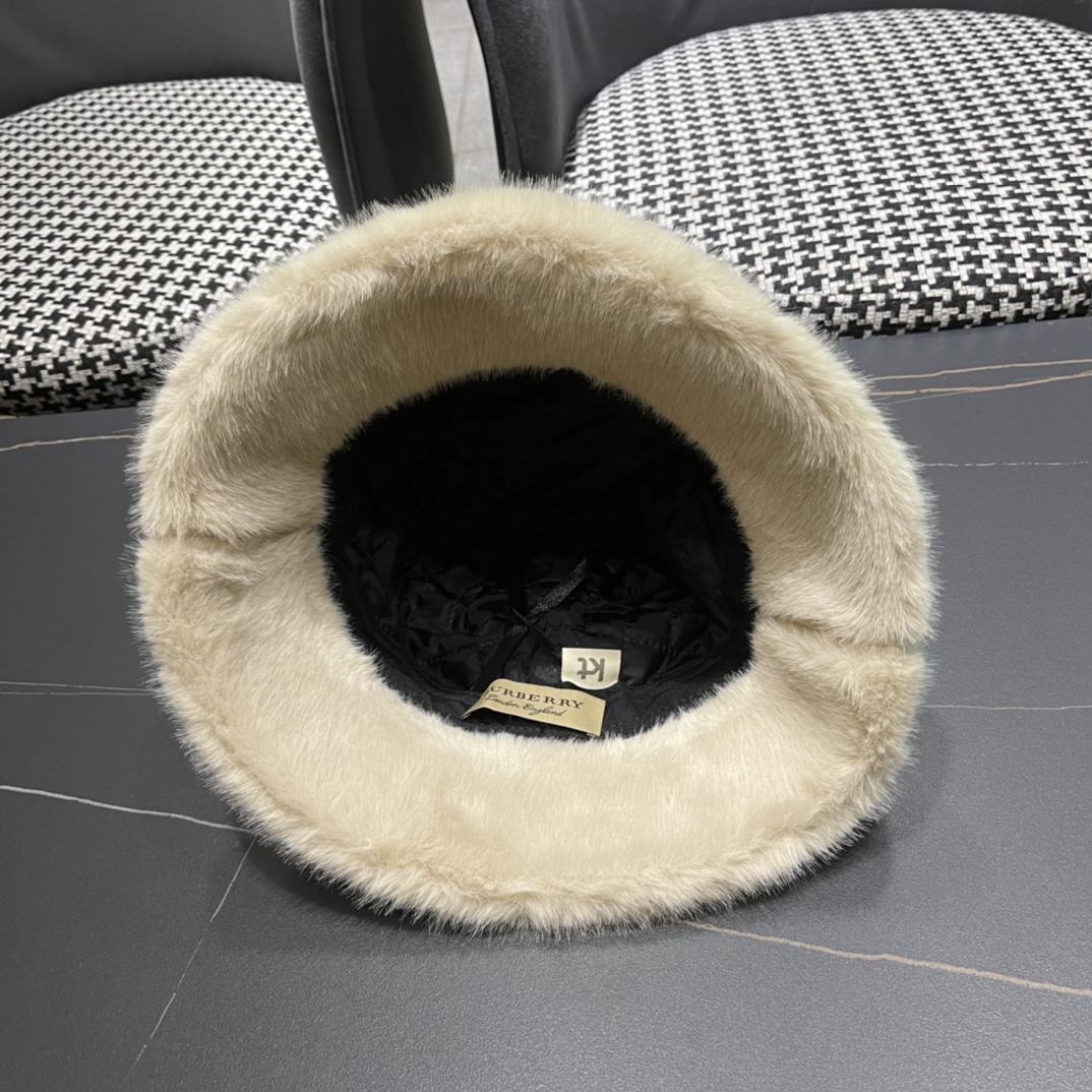 巴宝莉Burberry冬款毛绒渔夫帽子女新款冬季毛呢保暖盆帽毛绒边水桶帽