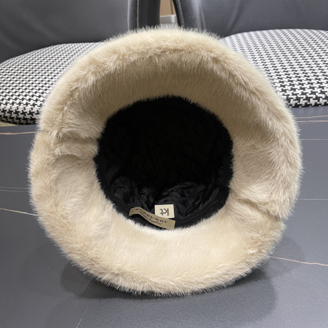巴宝莉Burberry冬款毛绒渔夫帽子女新款冬季毛呢保暖盆帽毛绒边水桶帽