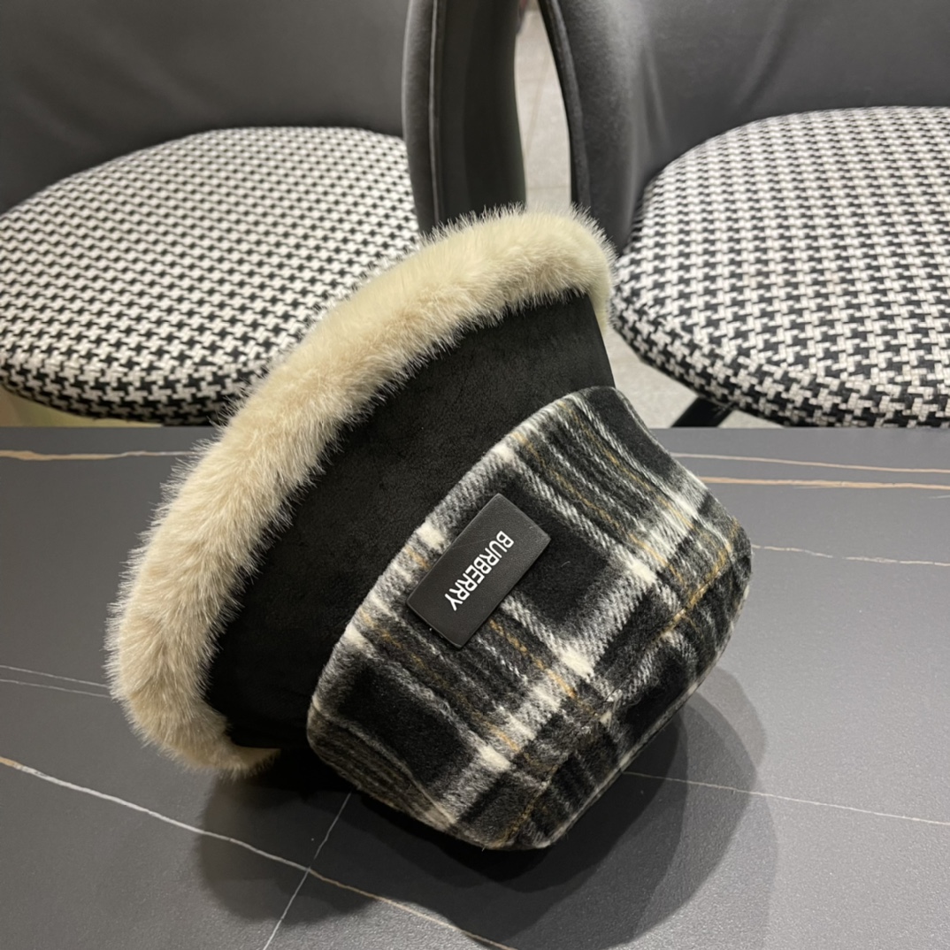 巴宝莉Burberry冬款毛绒渔夫帽子女新款冬季毛呢保暖盆帽毛绒边水桶帽