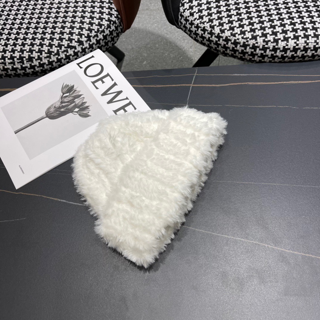    Dior 针织帽子女冬季新款爆款毛绒茸茸保暖显脸小冷帽月子毛线帽