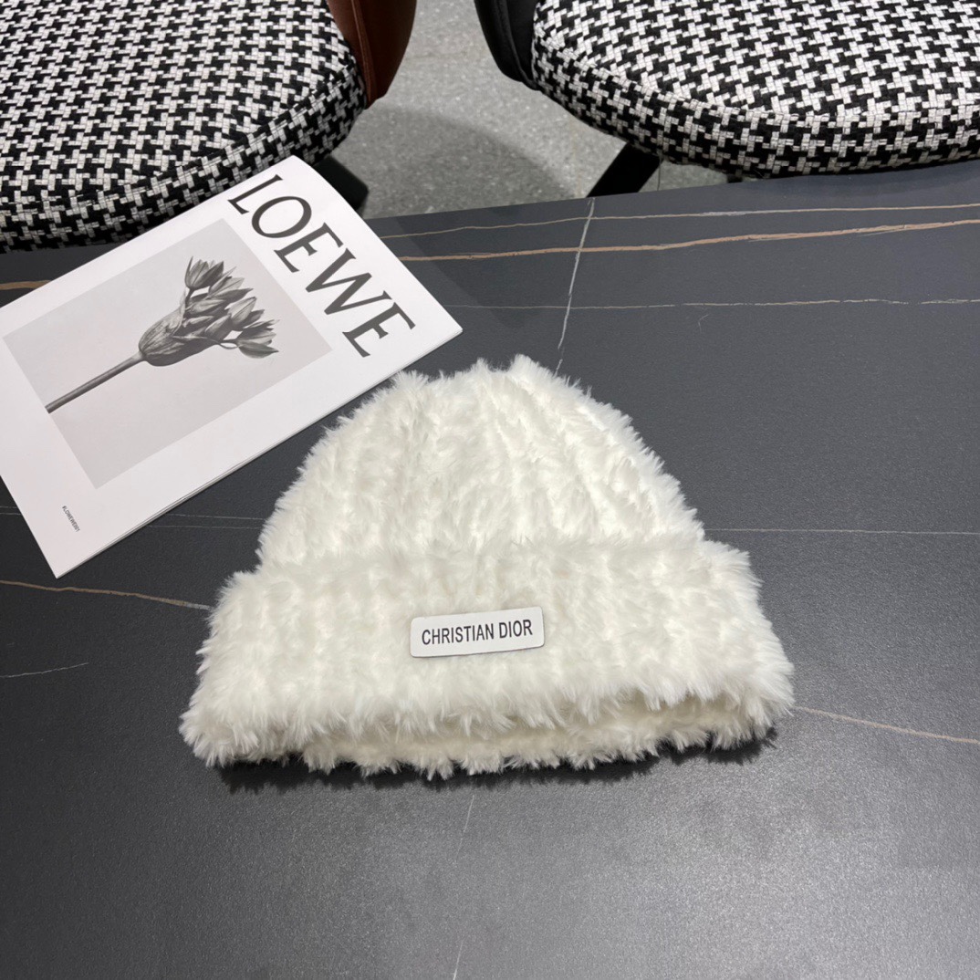    Dior 针织帽子女冬季新款爆款毛绒茸茸保暖显脸小冷帽月子毛线帽
