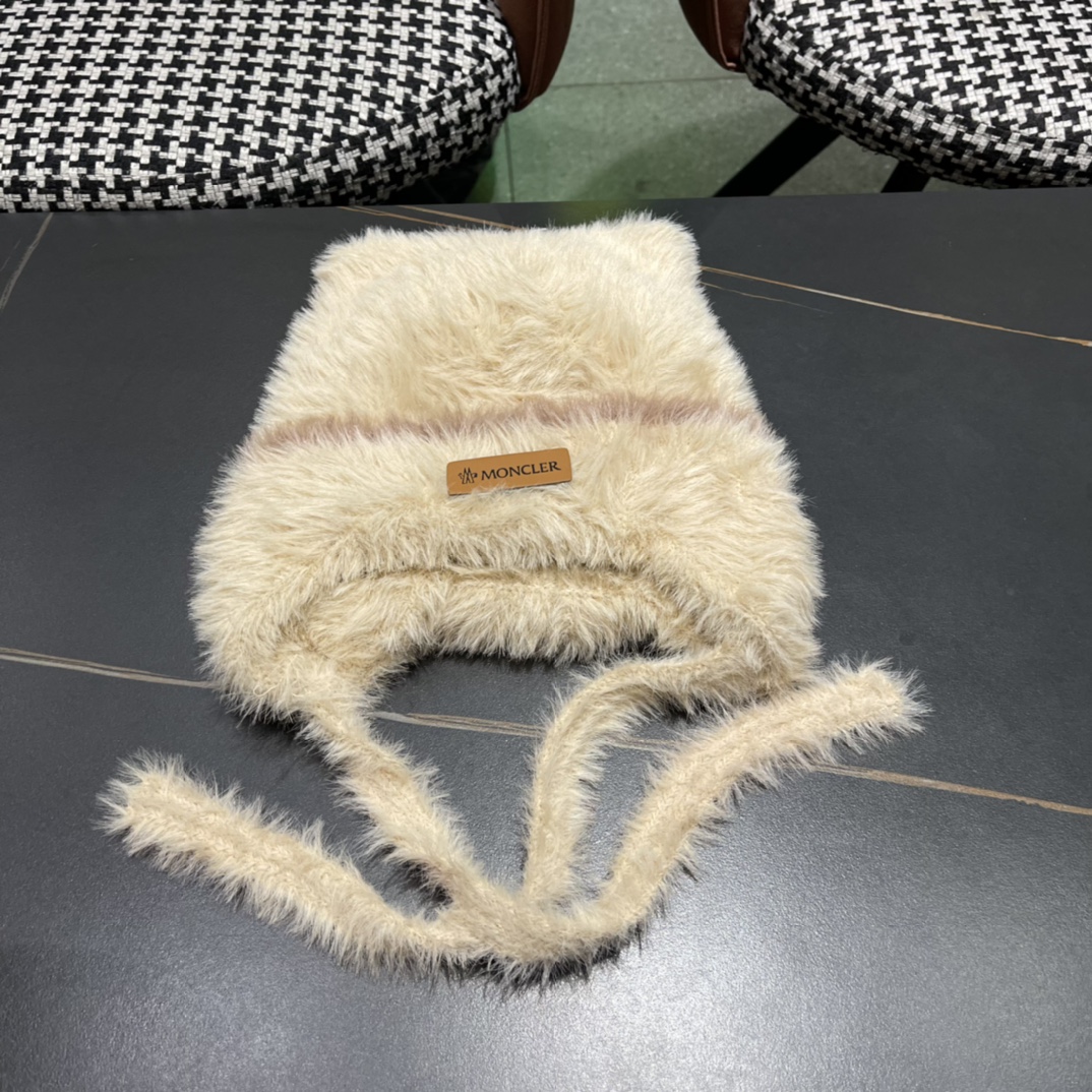 （蒙囗MONCLER】2024秋冬款女拼色双耳保暖甜美可爱时尚百搭毛绒护耳雷锋帽