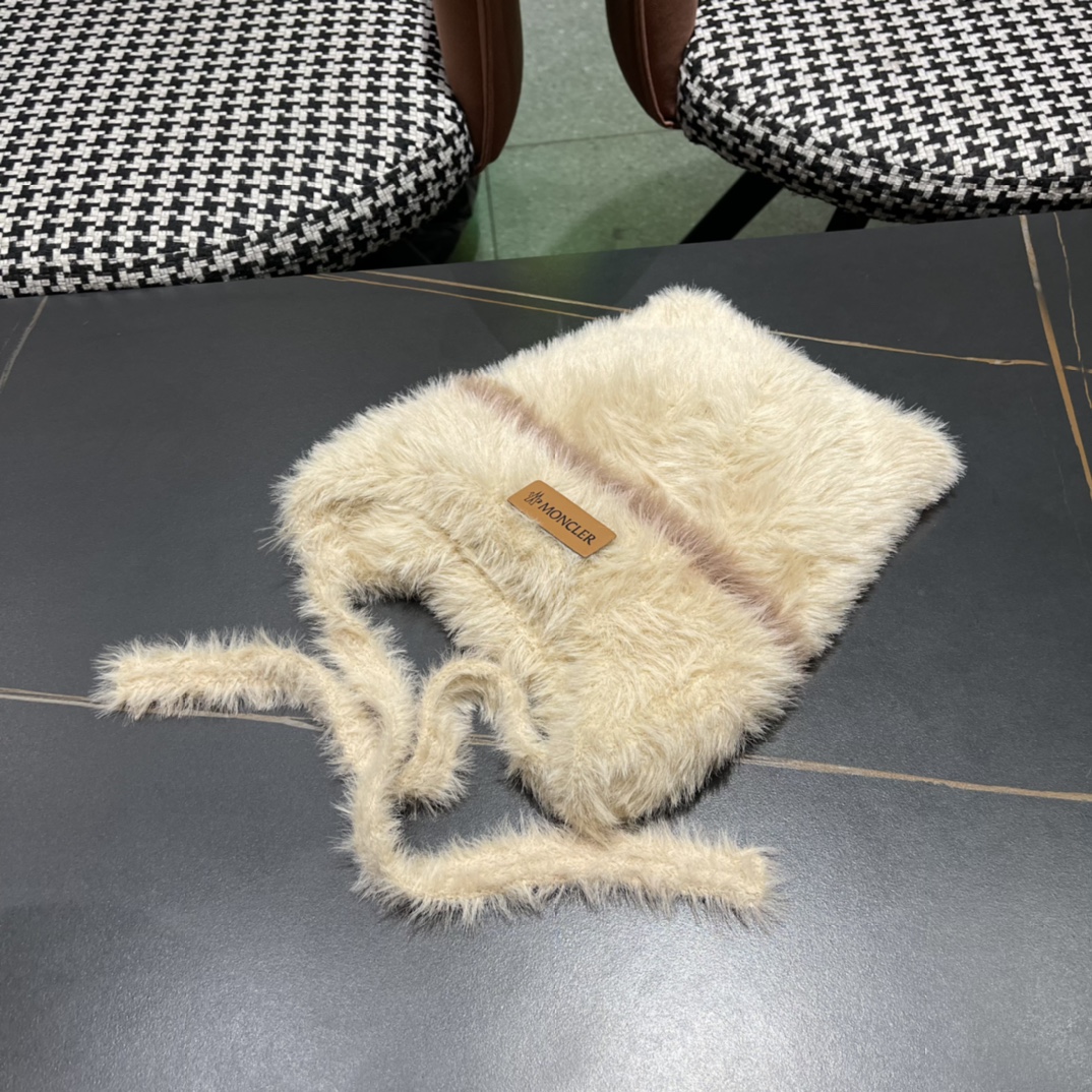 （蒙囗MONCLER】2024秋冬款女拼色双耳保暖甜美可爱时尚百搭毛绒护耳雷锋帽