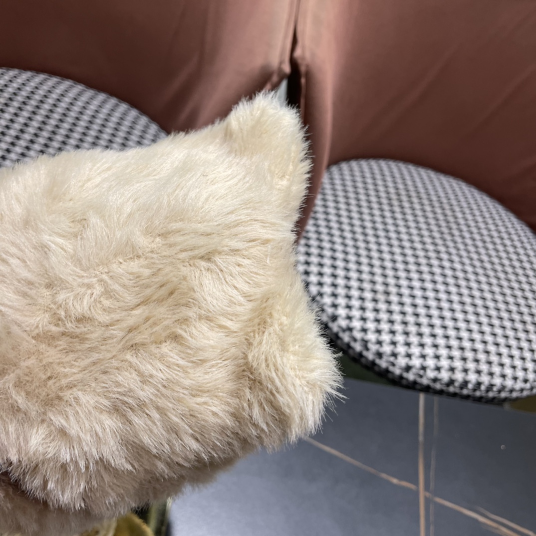 （蒙囗MONCLER】2024秋冬款女拼色双耳保暖甜美可爱时尚百搭毛绒护耳雷锋帽