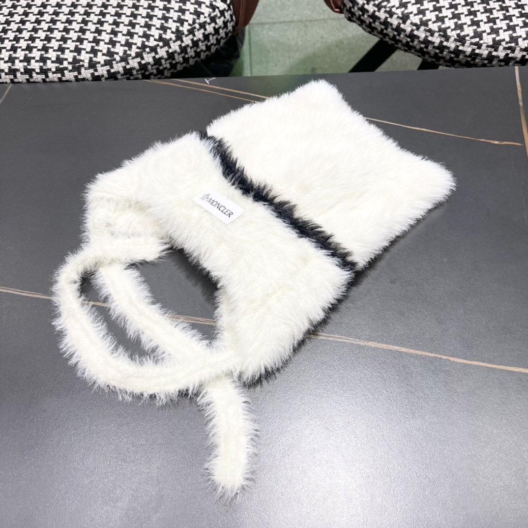 （蒙囗MONCLER】2024秋冬款女拼色双耳保暖甜美可爱时尚百搭毛绒护耳雷锋帽