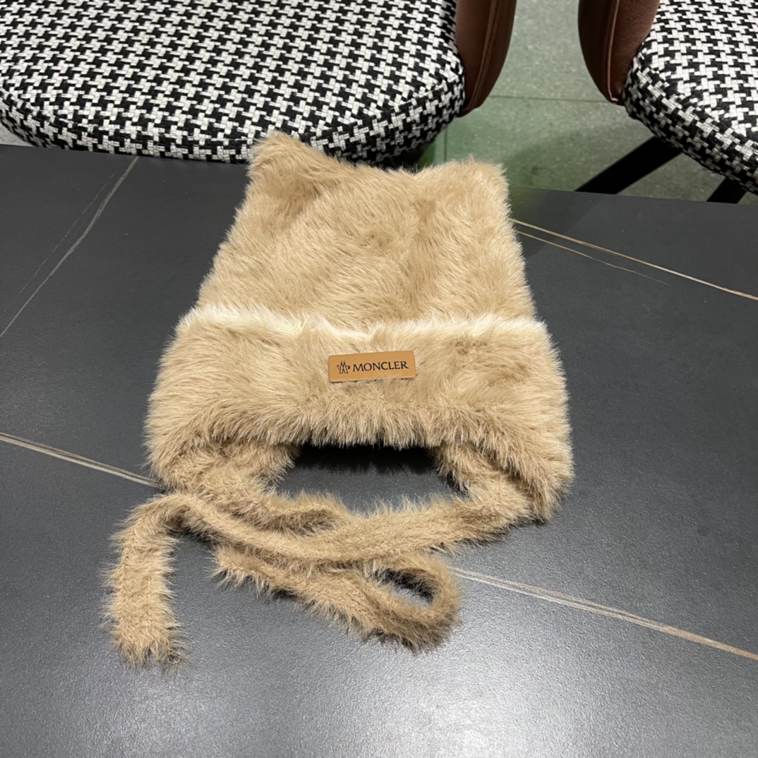 （蒙囗MONCLER】2024秋冬款女拼色双耳保暖甜美可爱时尚百搭毛绒护耳雷锋帽