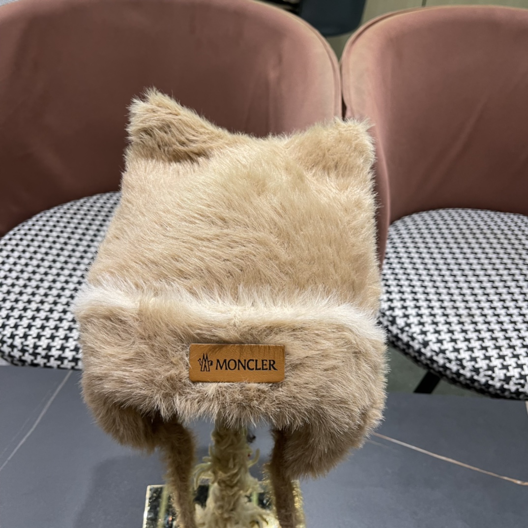 （蒙囗MONCLER】2024秋冬款女拼色双耳保暖甜美可爱时尚百搭毛绒护耳雷锋帽