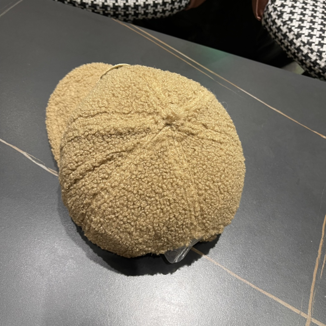 【蒙囗MONCLER】2024秋冬装时尚网络爆款毛绒绒棒球帽！男女同款送人送礼最佳名品，赶紧订购哦，跑量