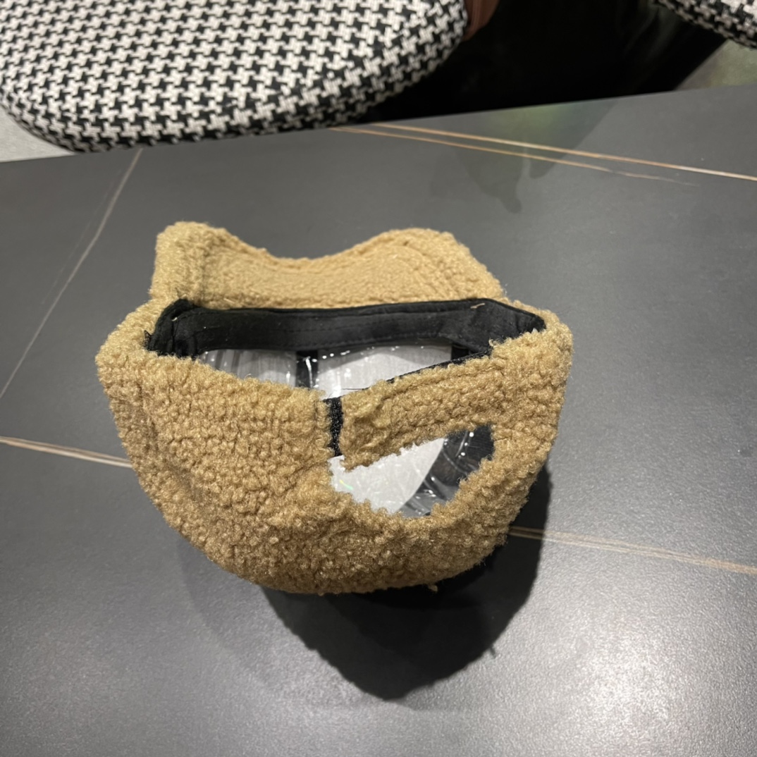 【蒙囗MONCLER】2024秋冬装时尚网络爆款毛绒绒棒球帽！男女同款送人送礼最佳名品，赶紧订购哦，跑量