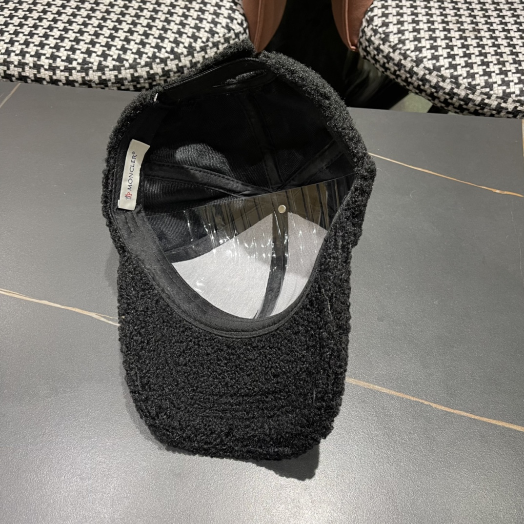 【蒙囗MONCLER】2024秋冬装时尚网络爆款毛绒绒棒球帽！男女同款送人送礼最佳名品，赶紧订购哦，跑量