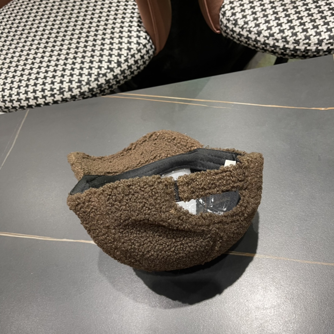 【蒙囗MONCLER】2024秋冬装时尚网络爆款毛绒绒棒球帽！男女同款送人送礼最佳名品，赶紧订购哦，跑量