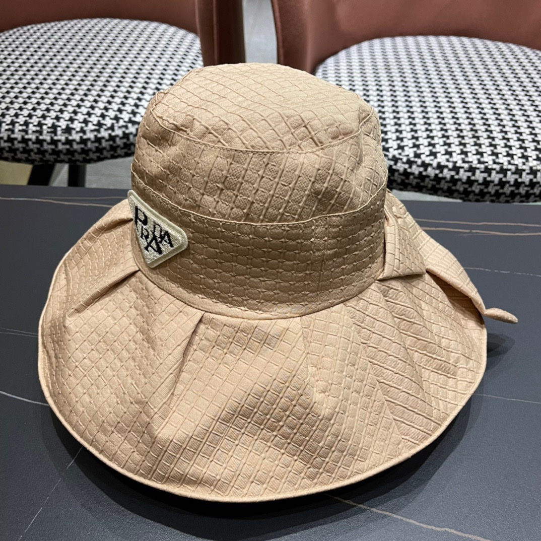  Prada普拉达防晒渔夫帽防紫外线遮阳大帽檐
百褶大帽檐全方位防晒可折叠