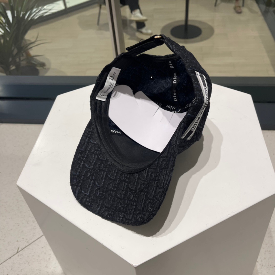 DIOR迪奥新款走量简约棒球帽新款出货大牌款超好搭配赶紧入手！