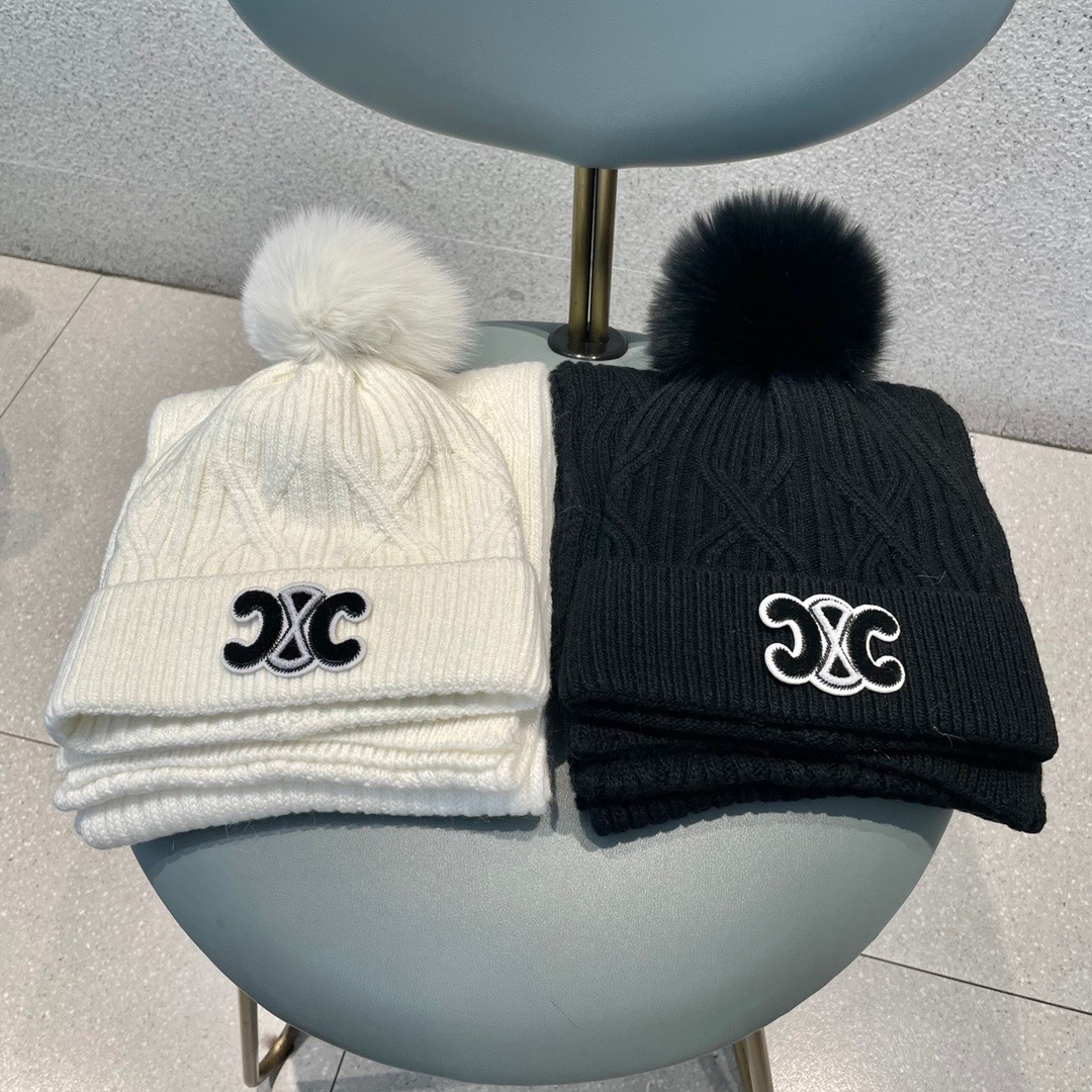 NO:214774,Selin. [Two-piece set of wool suit fox wool hat scarf] Classic suit hat!  It’s super comfortable~ A young lady in winter~ You’re just a short set of hats this winter~ It’s warm and fashionable!  Universal style for men and women! Can be used as a couple style!  Complete anti-counterfeiting label hanging cards!  A variety of styles, welcome to choose! Hats, fisherman hats, baseball hats, knit hats, hats, celine, espadrilles, hats19860909赛琳.【两件套羊毛套装狐狸毛帽子围巾】经典套装帽子！暖暖哒超级舒服～冬日小姐姐减龄神器哦～这个冬天你就差这么一套套装帽子啦～又保暖又时尚！男女通用款!可以做情侣款！防伪标签吊卡齐全！多多款式,欢迎选择!帽子渔夫帽棒球帽针织帽,帽子,celine,espadrilles,hats,hat