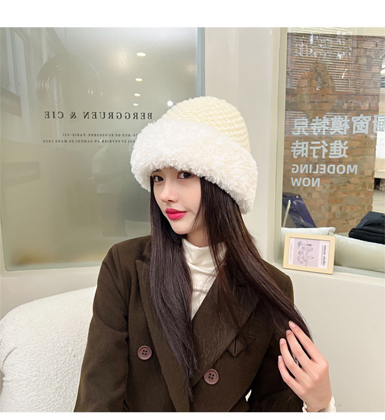 NO:214781,.Chanel Chanel plush edge thick wool hat for women autumn and winter new style breathable warm knitted hat cold-proof thick ear protection bag head hat fisherman hat baseball hat knitted hat, hat, chanel, chanel, espadrilles, hats19860909.香奈儿Chanel毛绒边粗毛线帽女秋冬新款透气保暖针织帽防寒加厚护耳包头帽帽子渔夫帽棒球帽针织帽,帽子,chanel,chanel,espadrilles,hats,hat