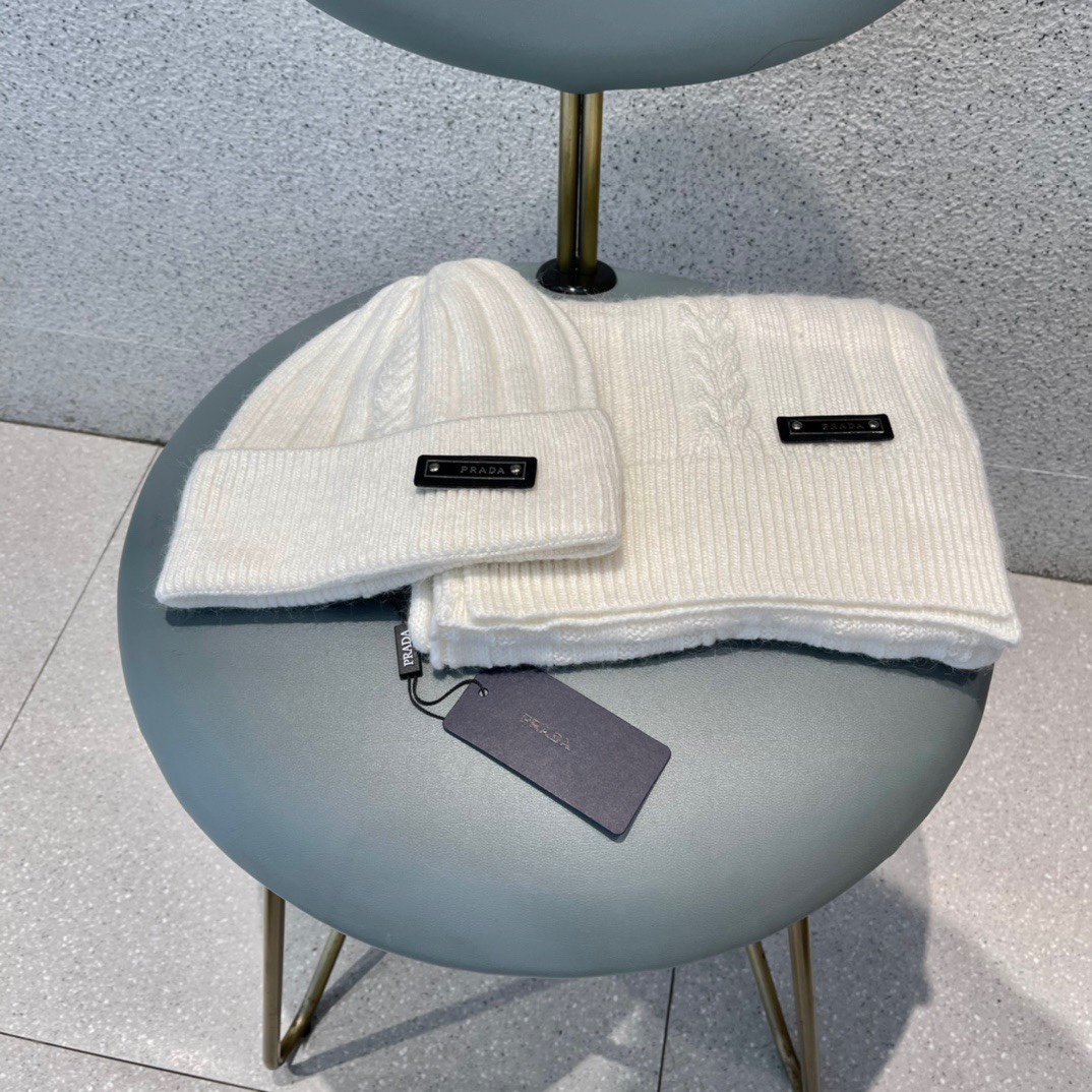 NO:214808,Prada【Wool Set Hat Classic Set Hat!  Hat scarf!  It’s super comfortable~ A young lady in winter~ You’re just a short set of hats this winter~ It’s warm and fashionable!  Hat fisherman hat baseball hat knit hat, hat, prada, espadrilles, hats19860909普拉达【羊毛套装帽子经典套装帽子！帽子围巾！暖暖哒超级舒服～冬日小姐姐减龄神器哦～这个冬天你就差这么一套套装帽子啦～又保暖又时尚！帽子渔夫帽棒球帽针织帽,帽子,prada,espadrilles,hats,hat