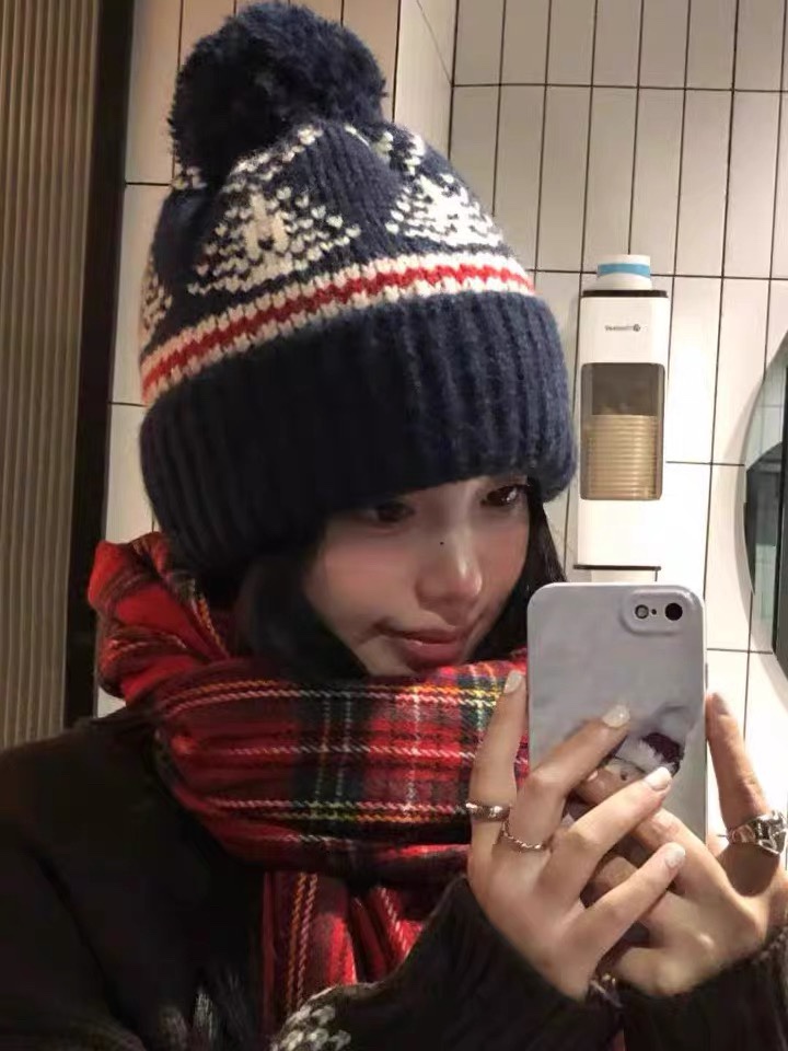 NO:214800,【MONCELER hooded mouth】New cute big wool ball knitted wool hat in autumn and winter, it is very easy to match when you go out!  Hat Fisherman Hat Baseball Hat Knitted Hats, Hats, Moncler, espadrilles, hats19860909【MONCELER蒙口】秋冬新款可爱大毛球针织毛线帽,出街超好搭配！帽子渔夫帽棒球帽针织帽,帽子,Moncler,espadrilles,hats,hat