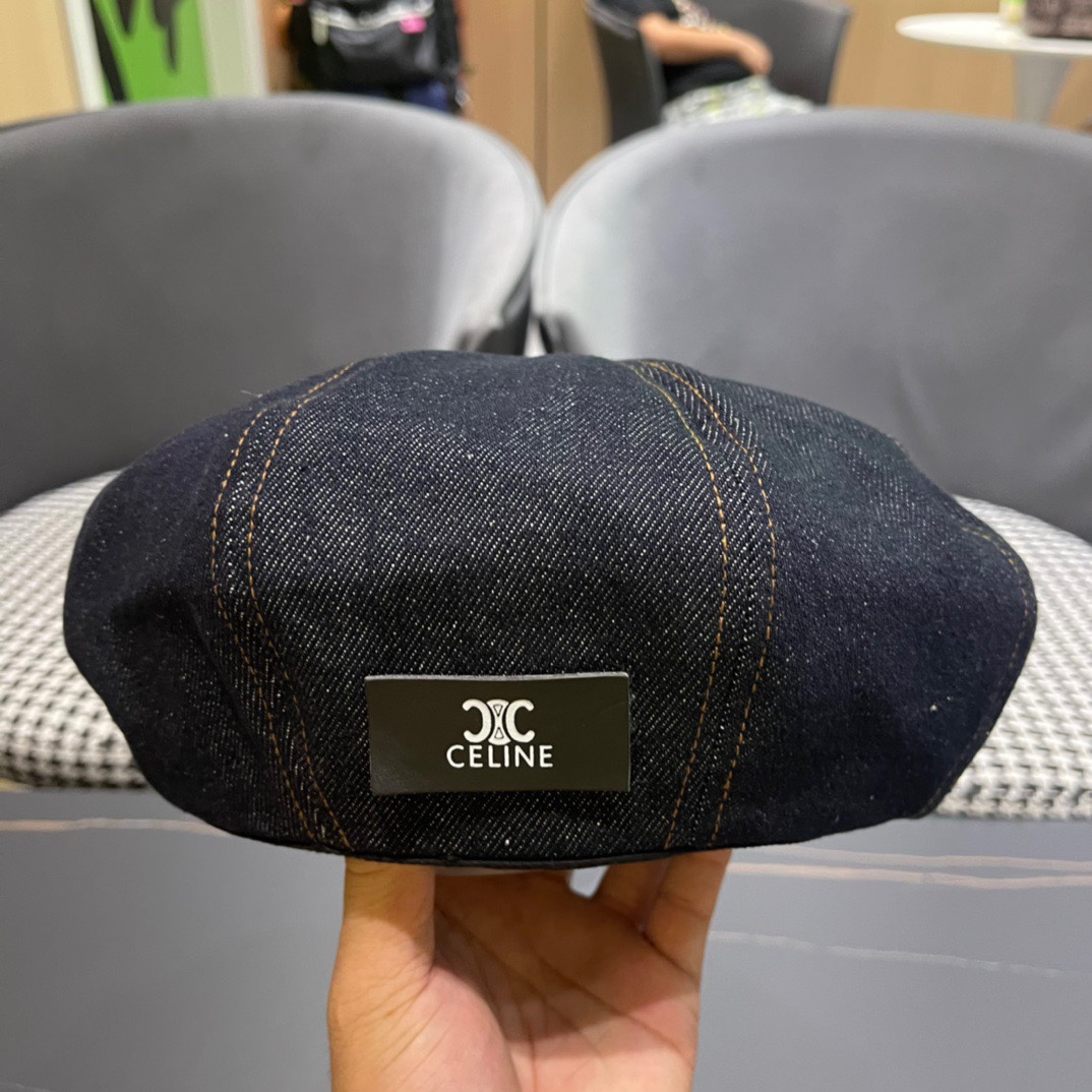。Celine 赛琳早秋新款军贝雷帽是鸭舌牛仔贝雷帽 进口材质笔挺舒展 整体爽朗有书卷气👍👍