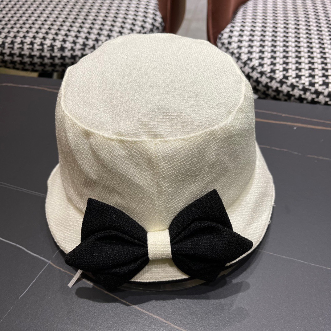 【普拉达】2024春夏网红新款渔夫帽，新款出货，大牌款超好搭配，赶紧入手！