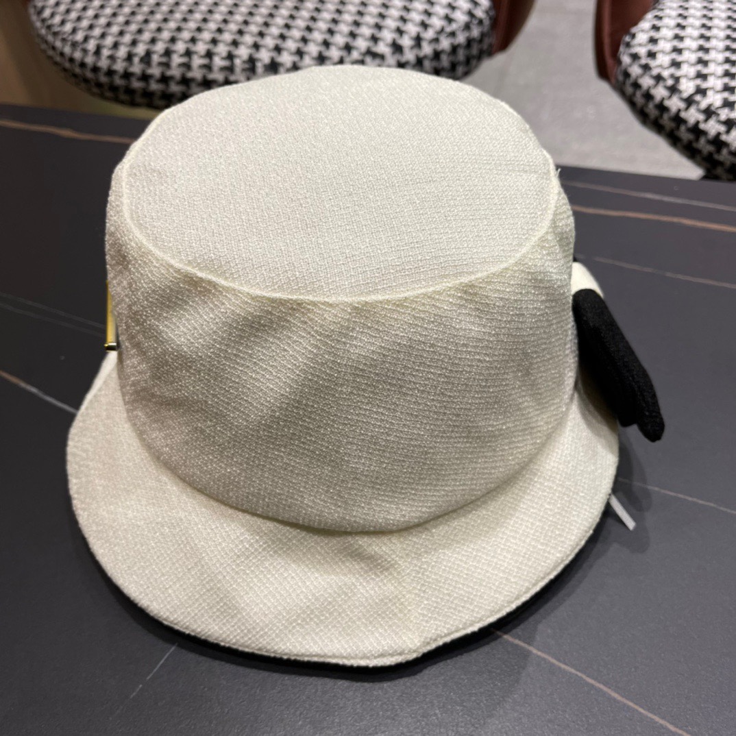 【普拉达】2024春夏网红新款渔夫帽，新款出货，大牌款超好搭配，赶紧入手！