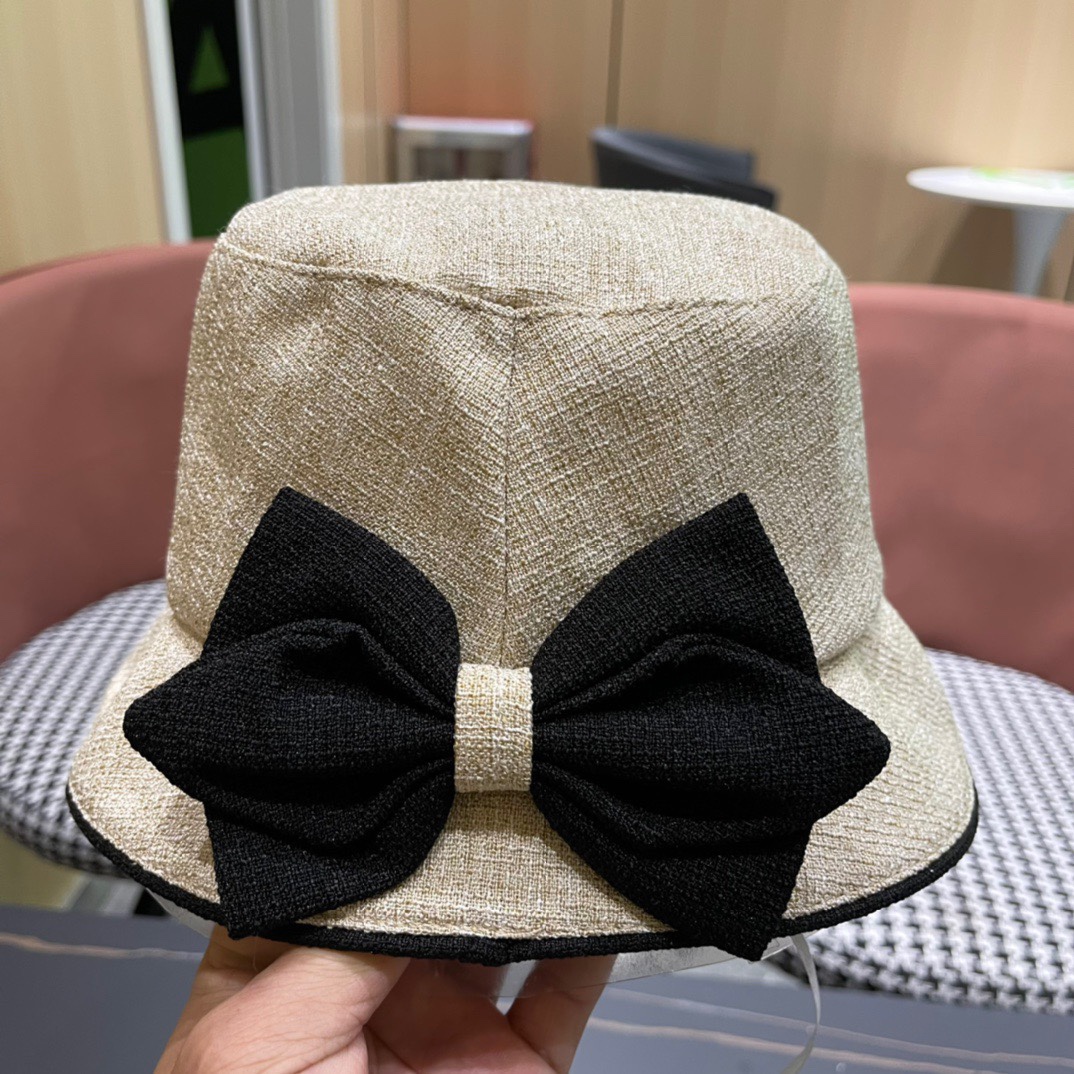 【普拉达】2024春夏网红新款渔夫帽，新款出货，大牌款超好搭配，赶紧入手！