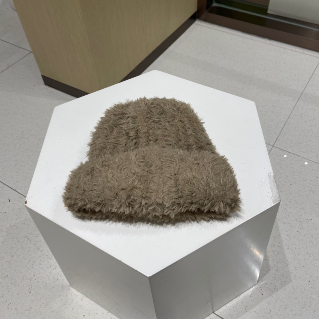  PRADA普拉达 兔子耳朵毛线帽子女秋冬季新款加厚保暖显脸小甜美可爱针织帽