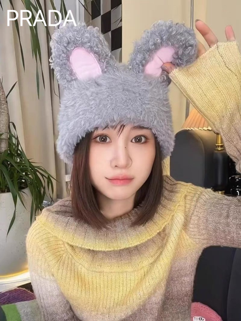  PRADA普拉达 兔子耳朵毛线帽子女秋冬季新款加厚保暖显脸小甜美可爱针织帽