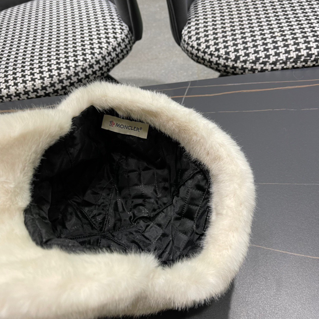 MONCLER蒙口帽子女冬季新款耳朵帽皮草加厚保暖鸭舌帽休闲逛街百搭棒球帽