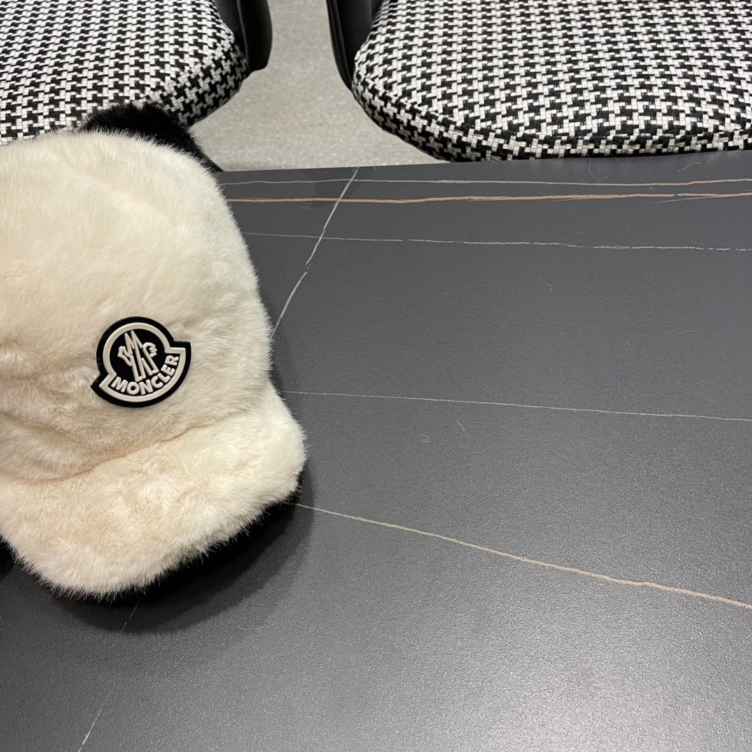MONCLER蒙口帽子女冬季新款耳朵帽皮草加厚保暖鸭舌帽休闲逛街百搭棒球帽