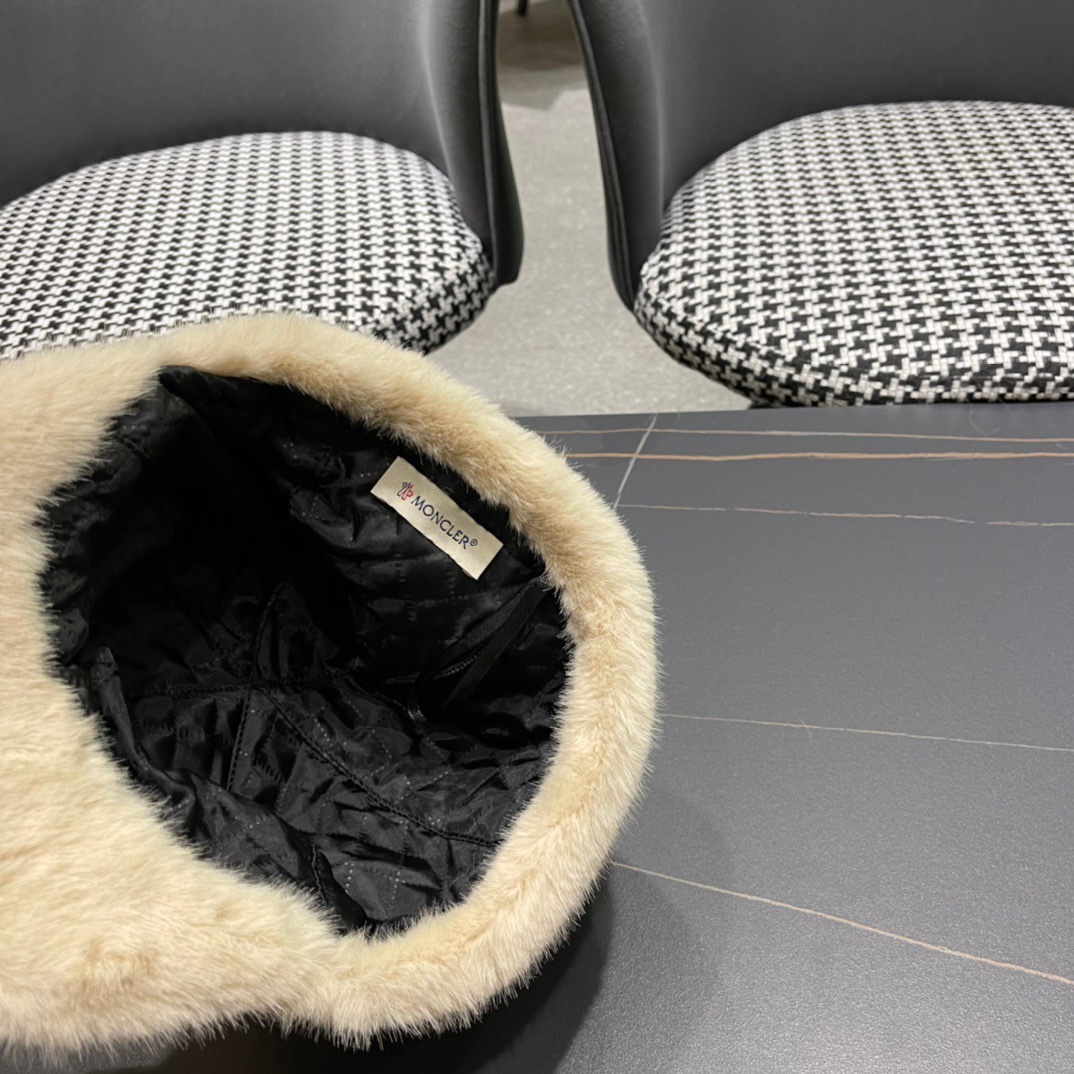 MONCLER蒙口帽子女冬季新款耳朵帽皮草加厚保暖鸭舌帽休闲逛街百搭棒球帽