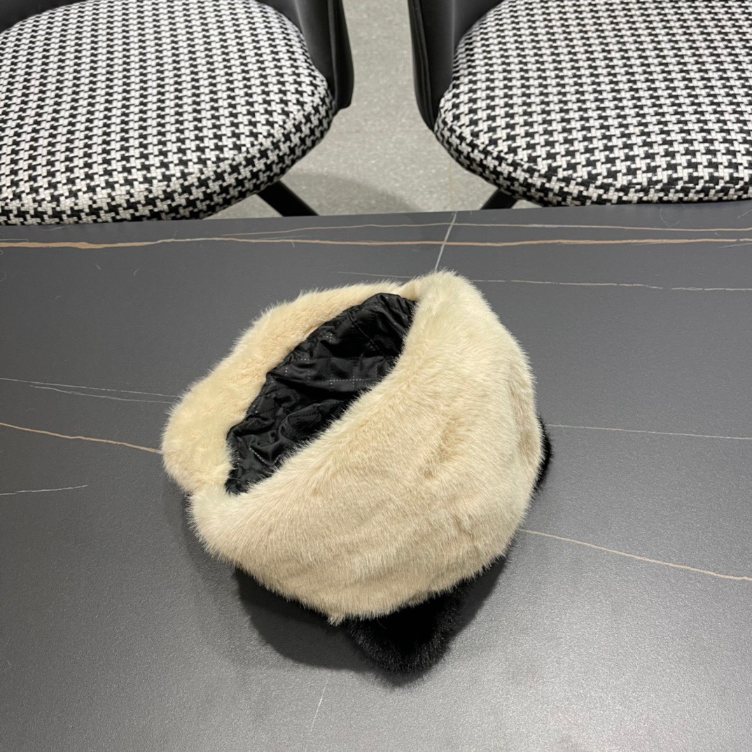 MONCLER蒙口帽子女冬季新款耳朵帽皮草加厚保暖鸭舌帽休闲逛街百搭棒球帽