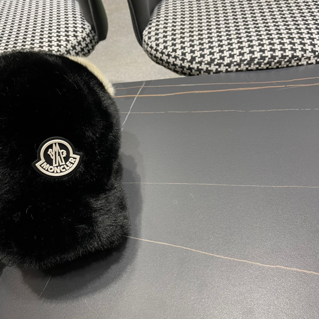 MONCLER蒙口帽子女冬季新款耳朵帽皮草加厚保暖鸭舌帽休闲逛街百搭棒球帽
