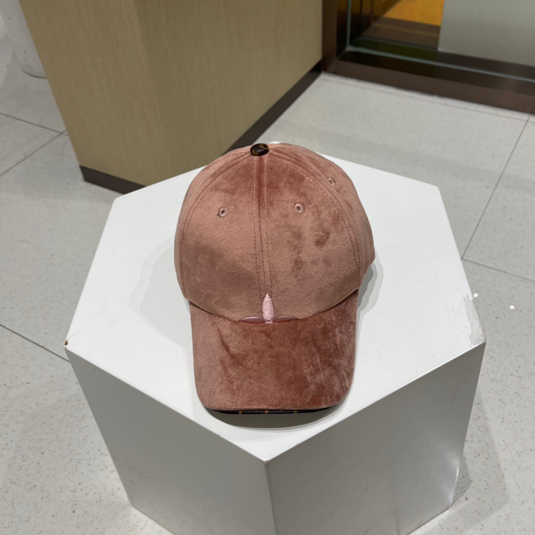 NO:214911,Louis Vuitton 23 new high-quality velvet baseball cap, high-end customization, fine workmanship, European and American fashion style, autumn and winter wear style!  I really regret not buying it!  Hat fisherman hat baseball hat knit hat, hat, louis vuitton, louis vuitton, espadrilles,hats19860909路易威LouisVuitton23新款高品质丝绒棒球帽,高级定制,做工精细,欧美时尚风格,秋冬佩戴款！不入手真的要后悔！帽子渔夫帽棒球帽针织帽,帽子,louis vuitton,louis vuitton,espadrilles,hats,hat