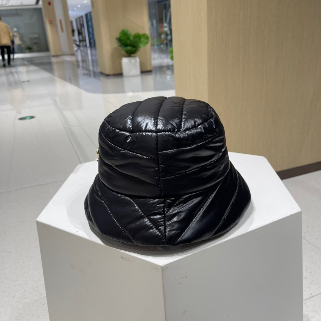 NO:214930,Chanel Chanel New Fisherman's Hat Classic Down Fabric Ultra Light!  Colorful versatile hat Fisherman hat Baseball hat Knit hat, hat, chanel, chanel, espadrilles, down jacket, hats19860909Chanel香奈儿 新款渔夫帽 经典款 羽绒面料 超轻！ 色系很百搭帽子渔夫帽棒球帽针织帽,帽子,chanel,chanel,espadrilles,down jacket,hats,hat