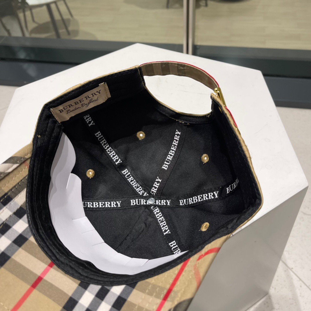 Burberry博柏利2023最新款巴宝莉刺绣棒球帽细节做工都很精致面料超舒服！百搭款市场最好版本