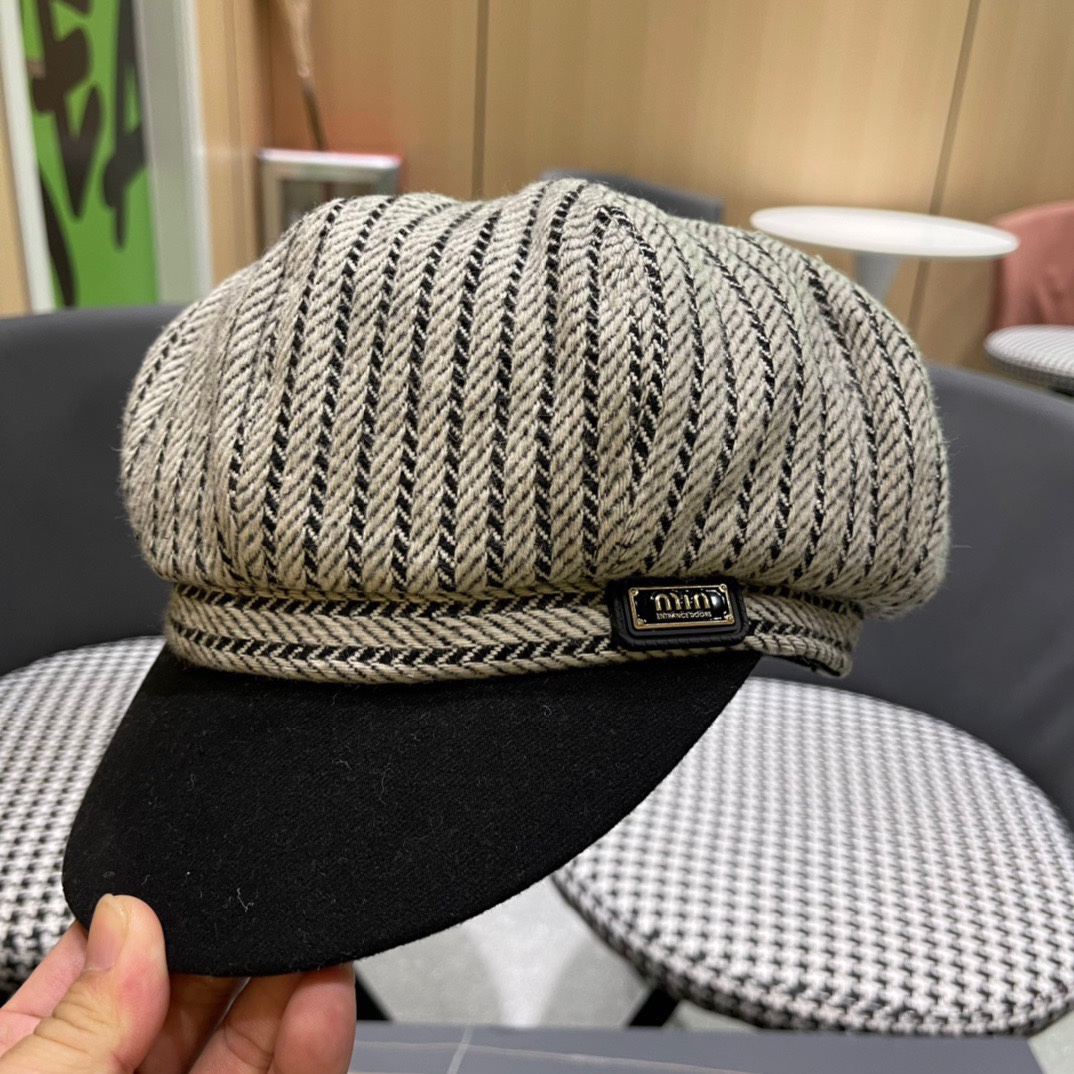  谬谬MIUMIU系列新品早秋贝雷帽 时尚潮人同款单品