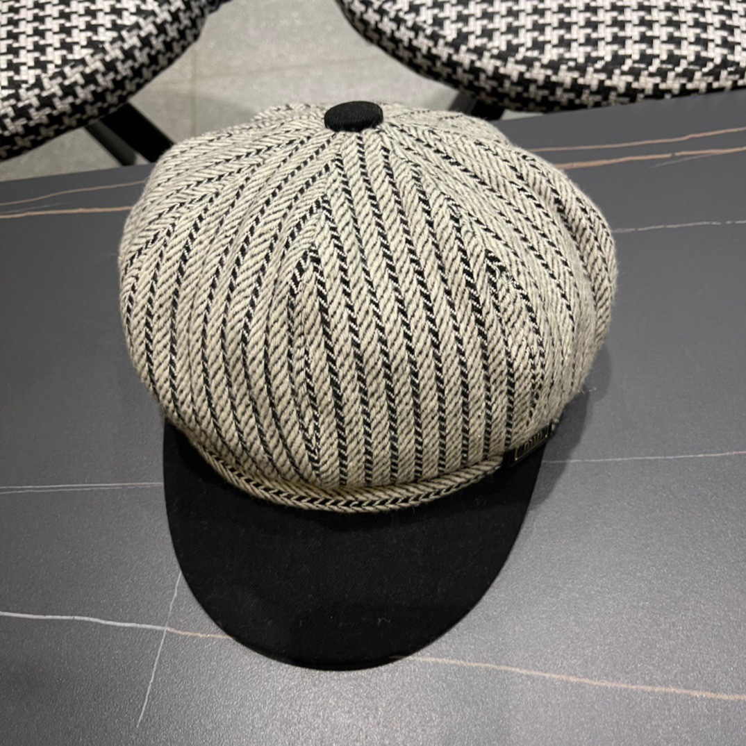  谬谬MIUMIU系列新品早秋贝雷帽 时尚潮人同款单品