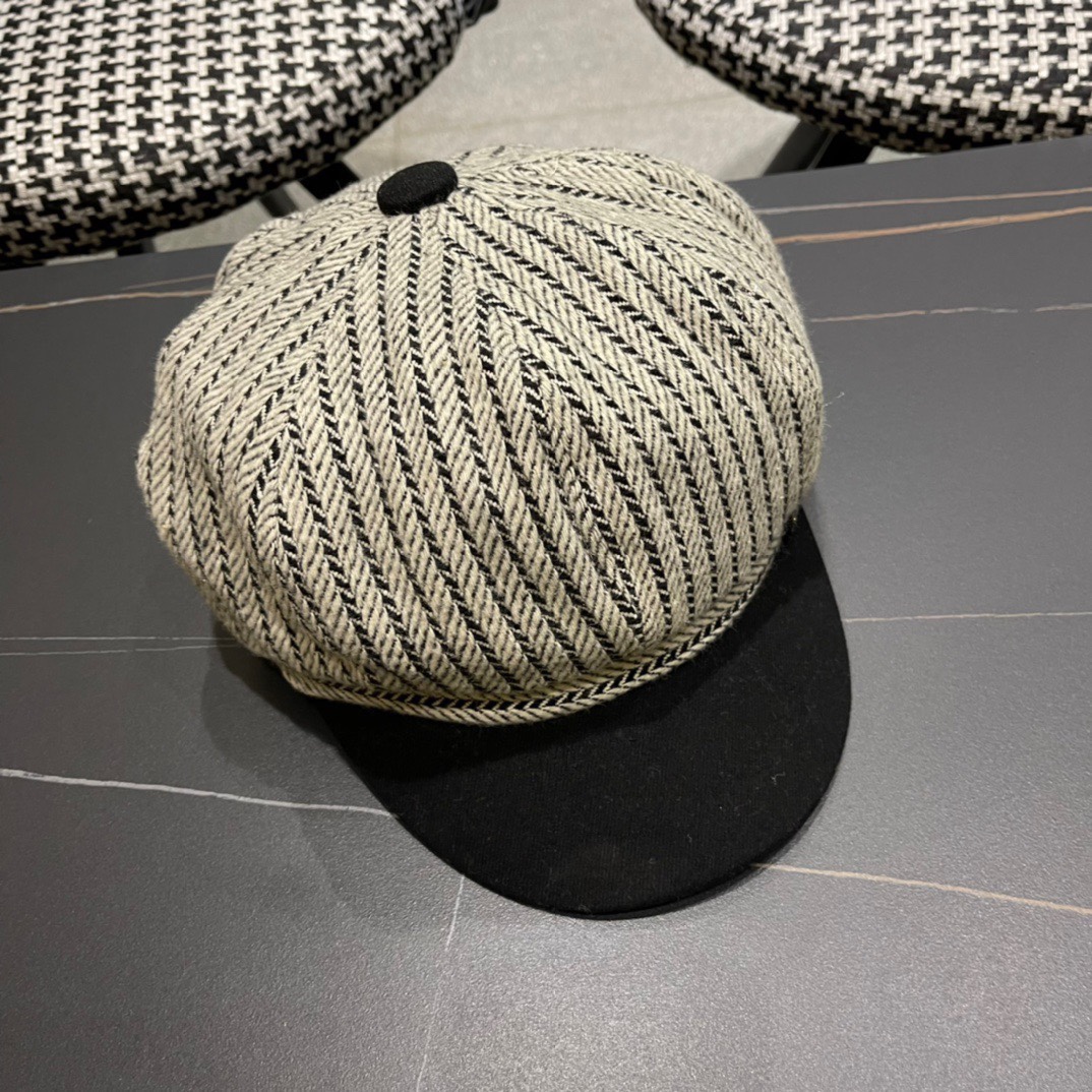  谬谬MIUMIU系列新品早秋贝雷帽 时尚潮人同款单品