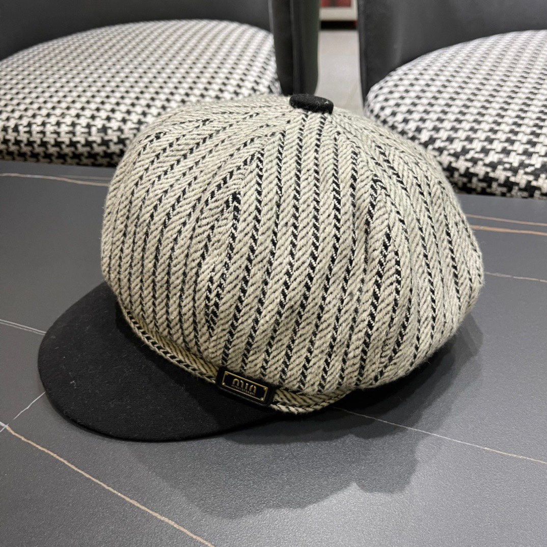  谬谬MIUMIU系列新品早秋贝雷帽 时尚潮人同款单品